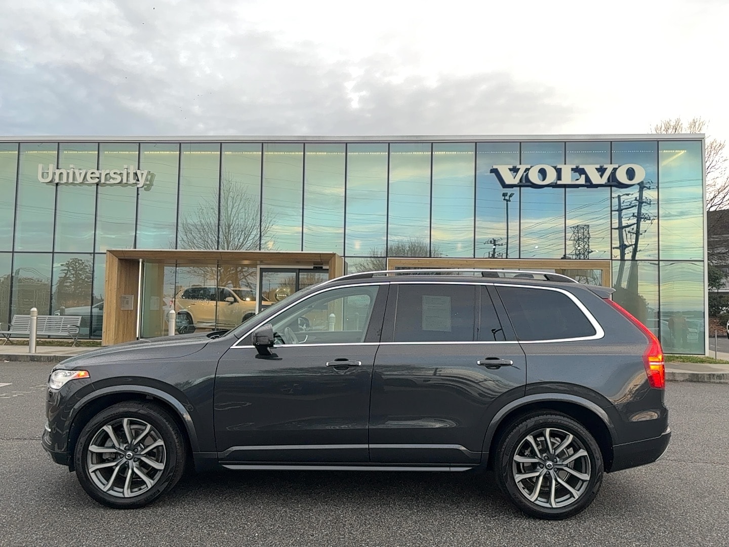 2017 Volvo XC90 Momentum