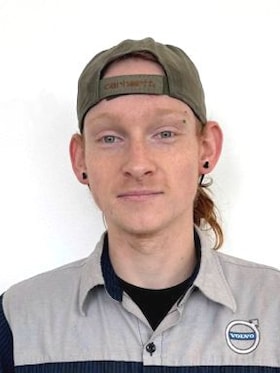 Staff member David Ross from ID_3b48ebb602a1