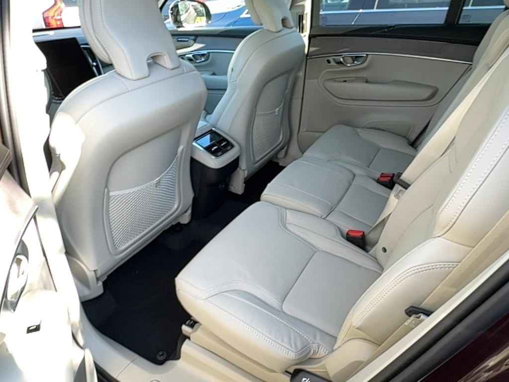 New 2026 Volvo XC90 B6 Ultra Dark Theme 7-Seater SUV