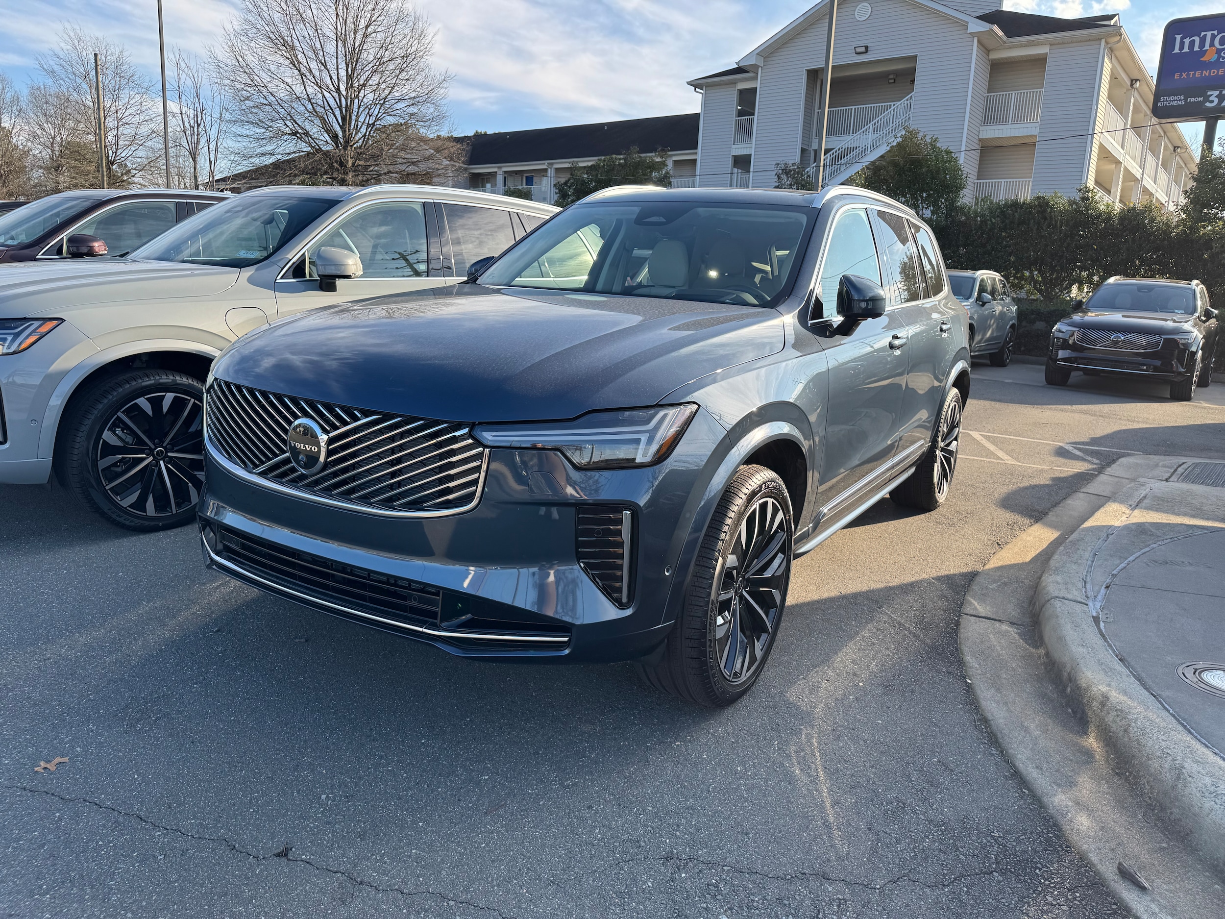 2026 Volvo XC90 B6 Plus Bright 7-Seater 4WD's photo
