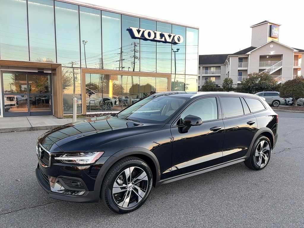 Certified 2025 Volvo V60 Cross Country B5 Plus Wagon
