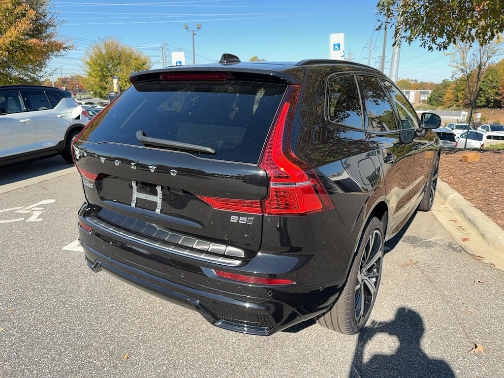 New 2025 Volvo XC60 B5 Ultra SUV