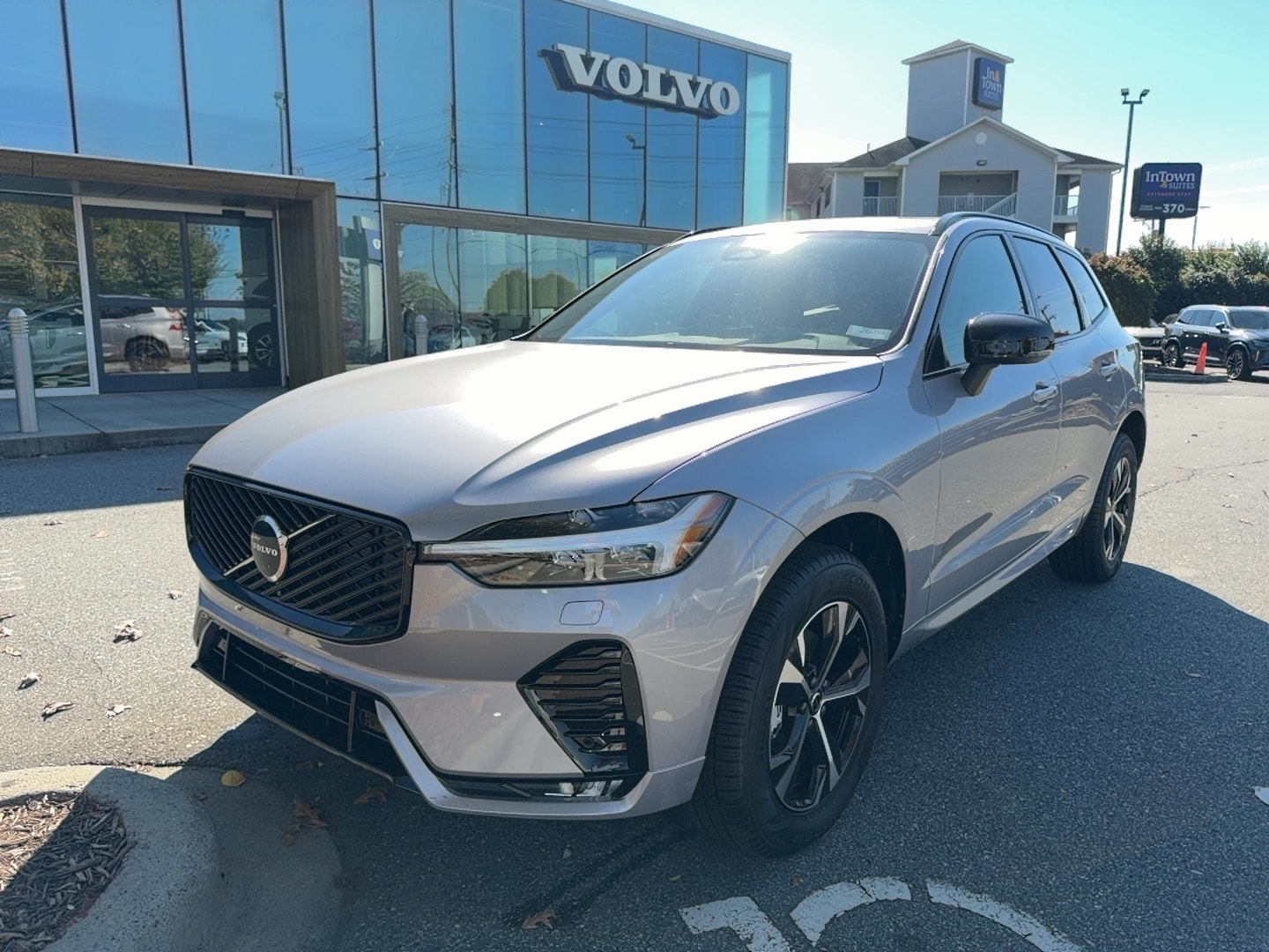 2026 Volvo XC60 Core's photo