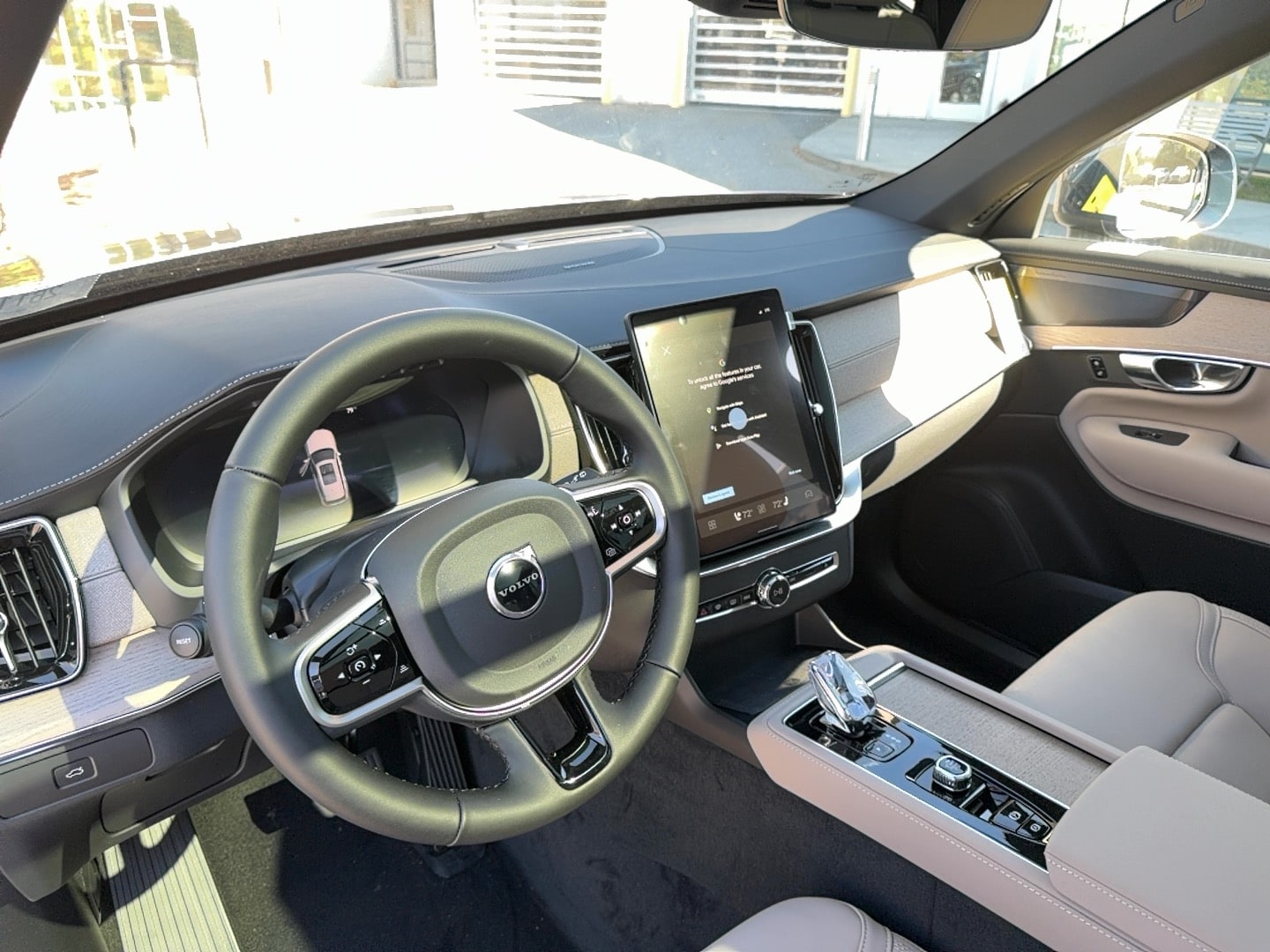 2026 Volvo XC90 Plus - Photo 13