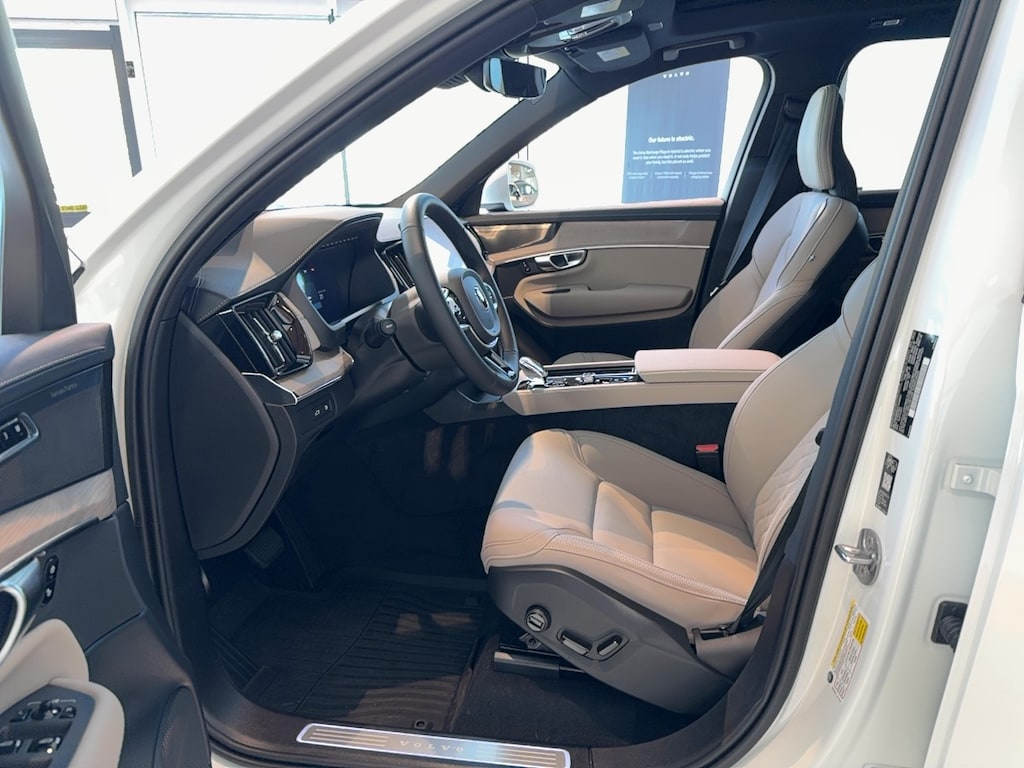 New 2026 Volvo XC90 plug-in hybrid T8 Plus 7-Seater SUV