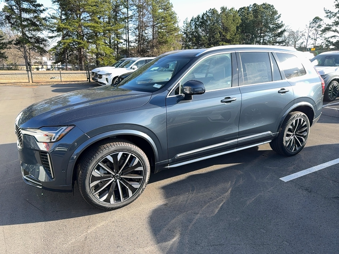 2026 Volvo XC90 Plus's photo