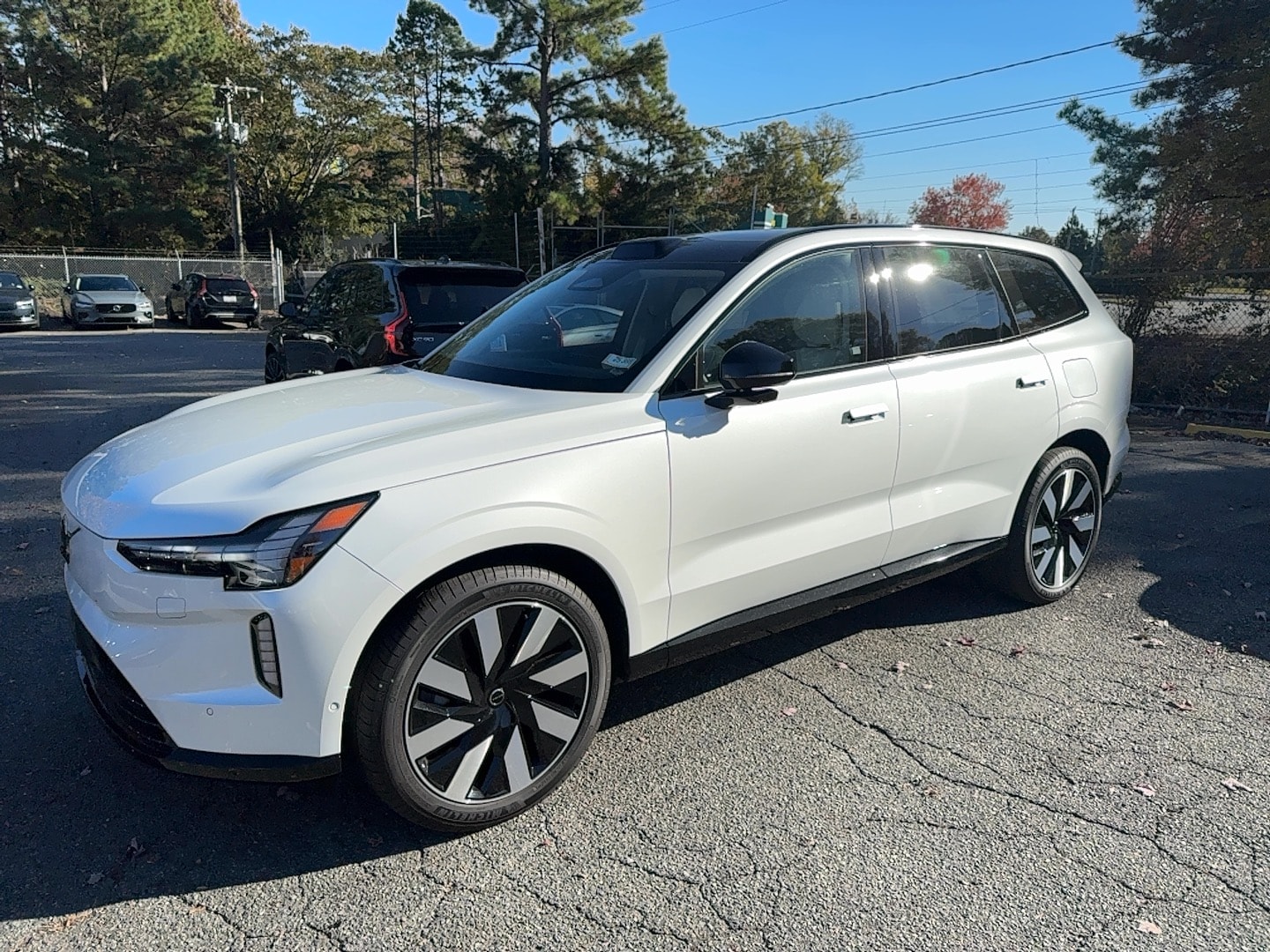 2025 Volvo EX90 Ultra's photo