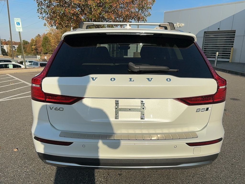 Certified 2023 Volvo V60 Cross Country B5 AWD Ultimate Wagon