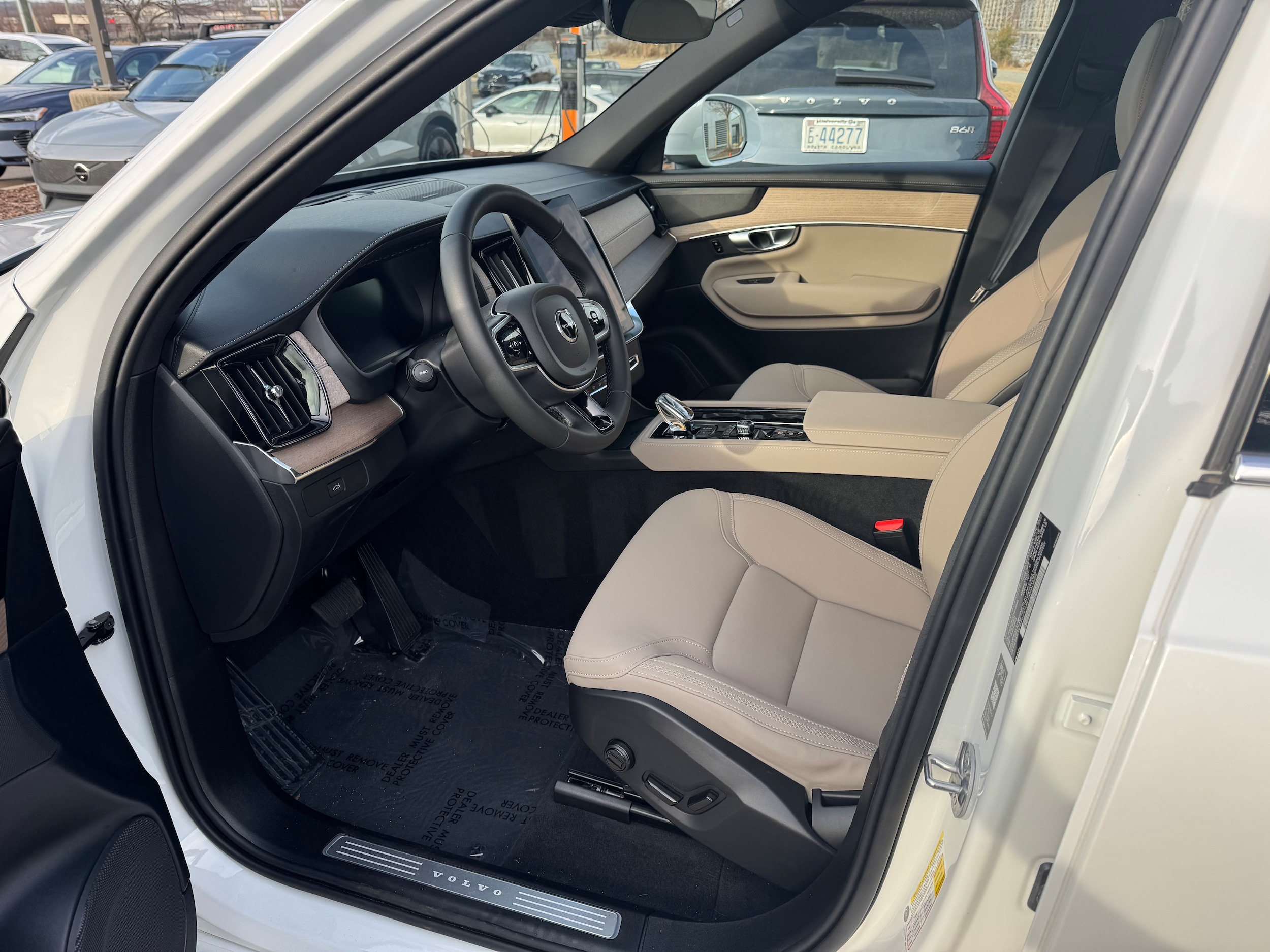 2026 Volvo XC90 Plus - Photo 11