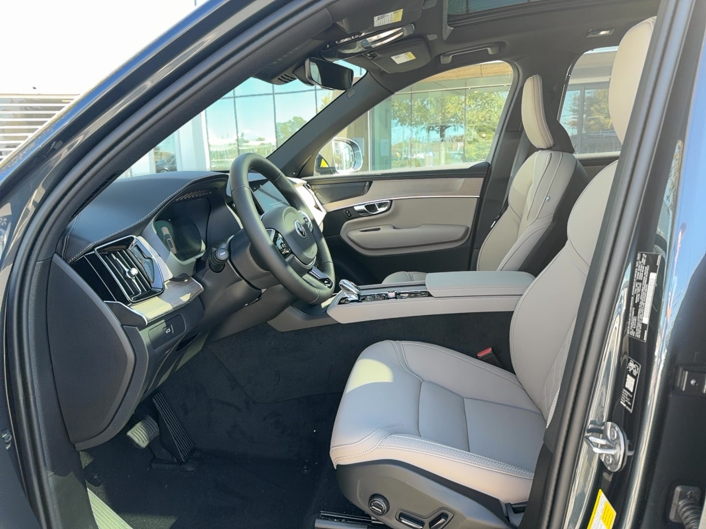 2026 Volvo XC90 Plus - Photo 11