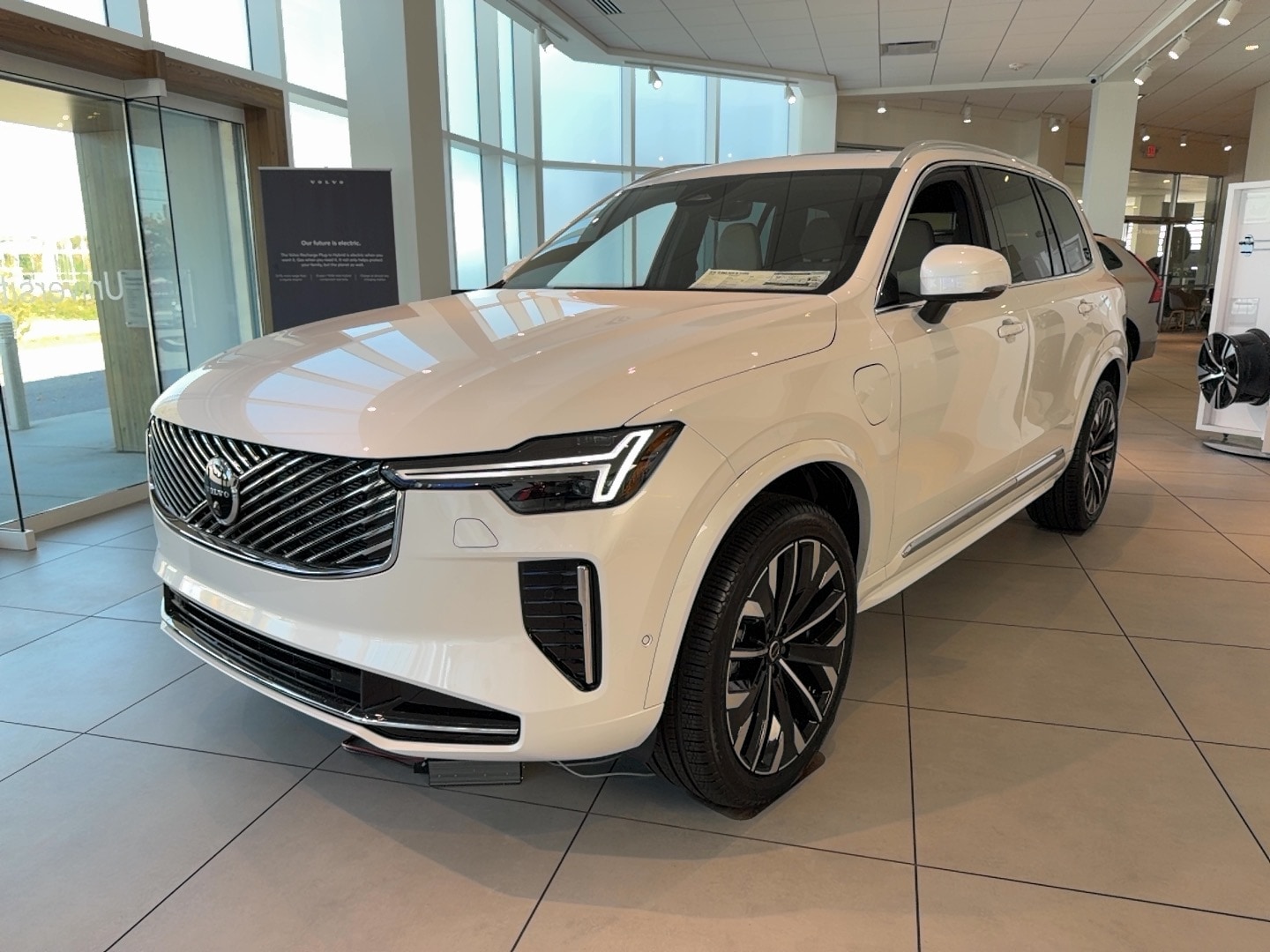 2026 Volvo XC90 Plus's photo