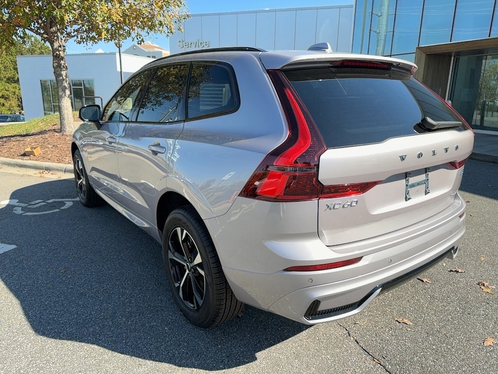 New 2026 Volvo XC60 B5 Core SUV
