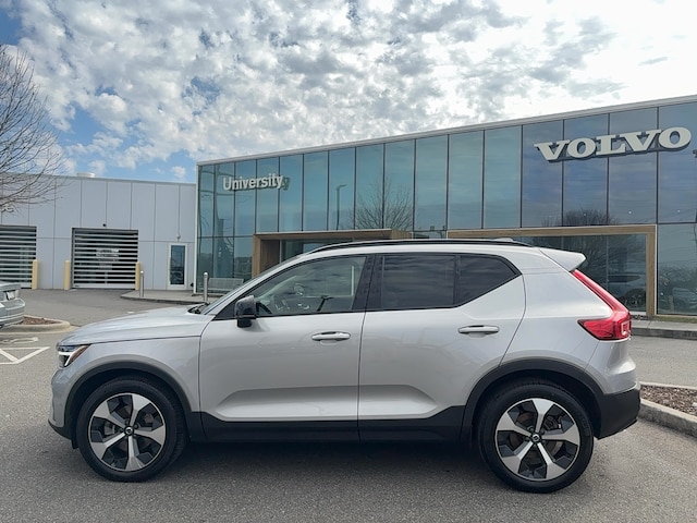 2023 Volvo XC40 B5 AWD Plus Dark SUV