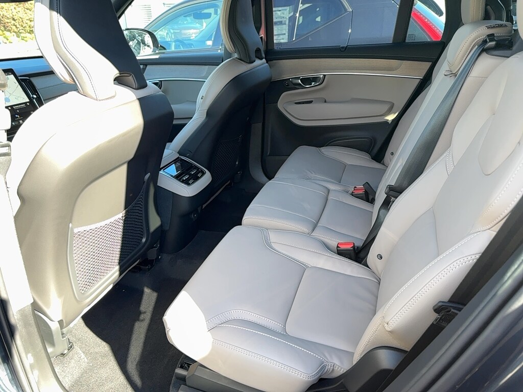 New 2026 Volvo XC90 B6 Ultra Dark Theme 7-Seater SUV