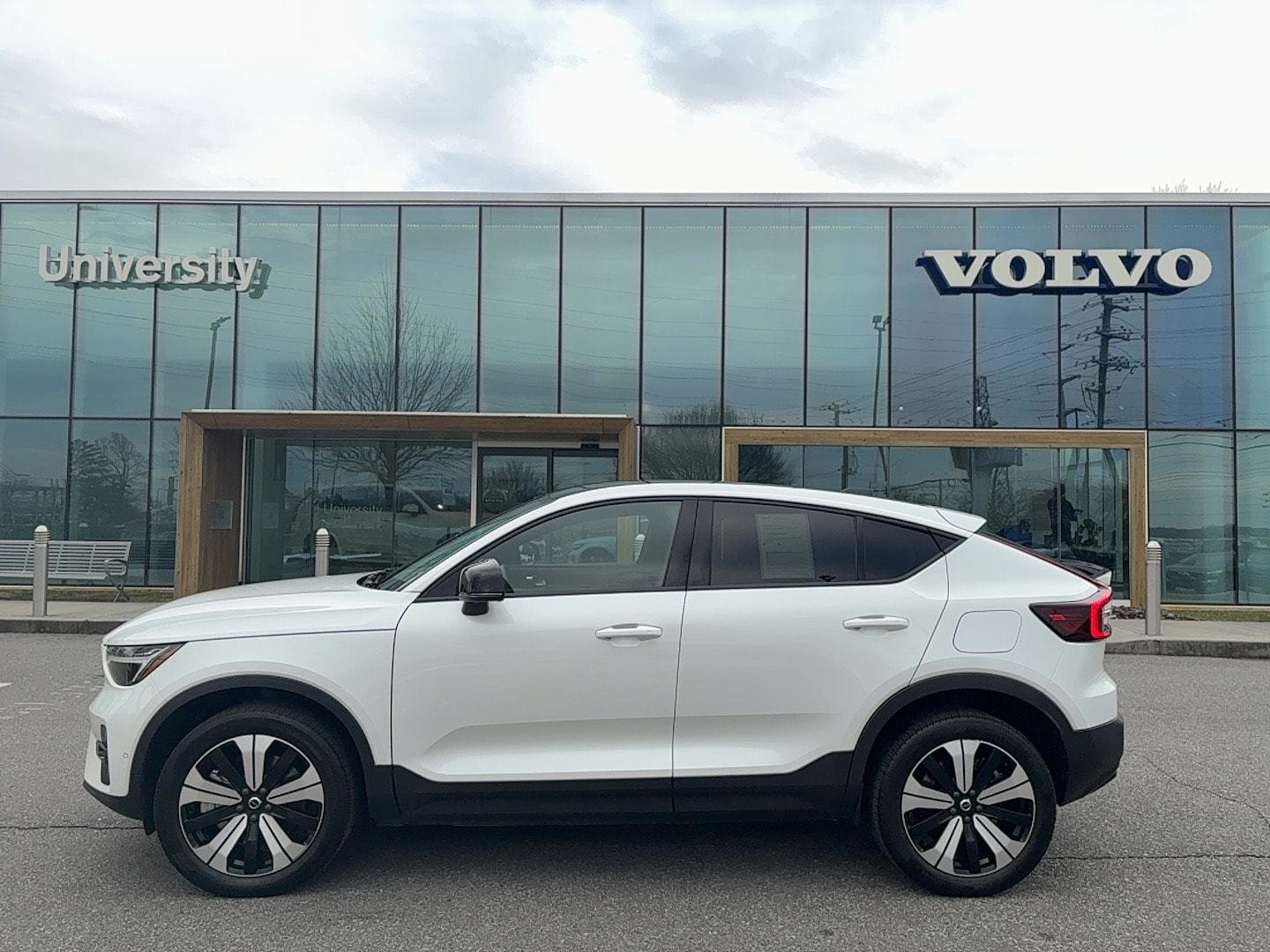 2023 Volvo C40 Plus