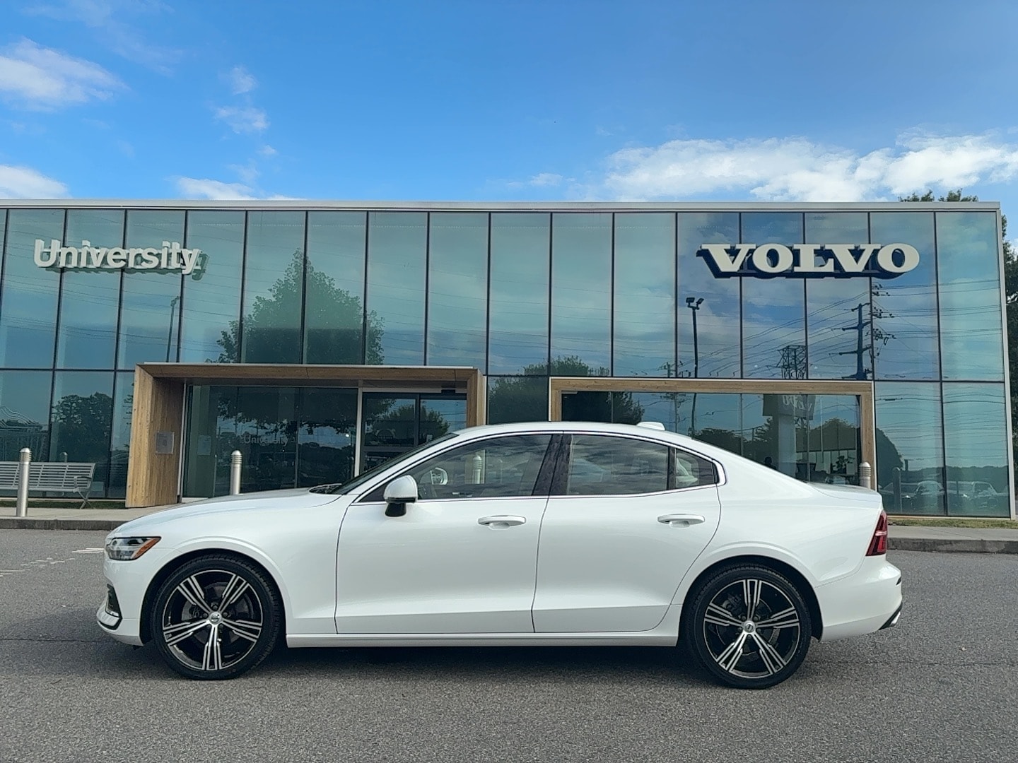 2022 Volvo S60