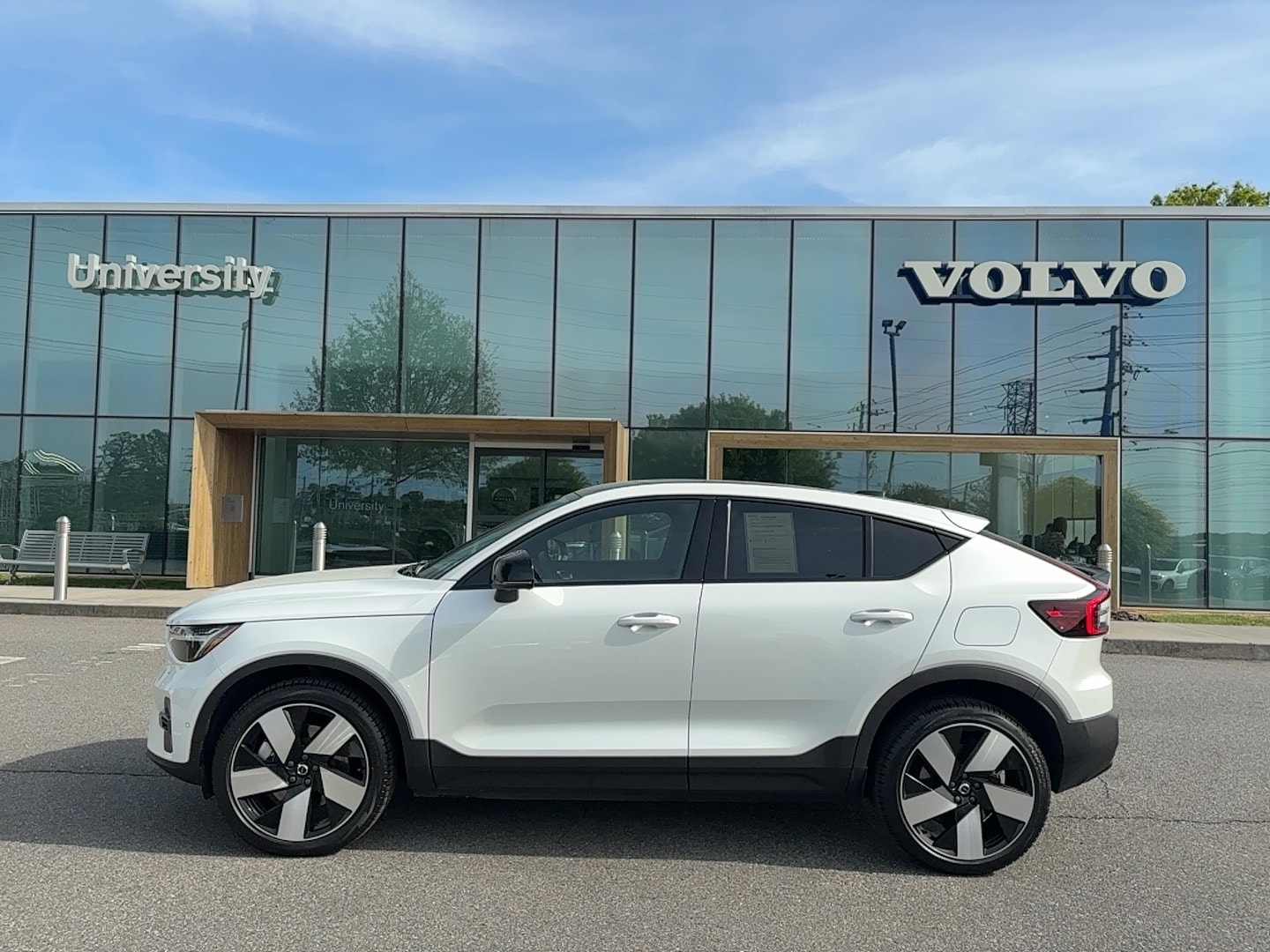 2023 Volvo C40 Plus