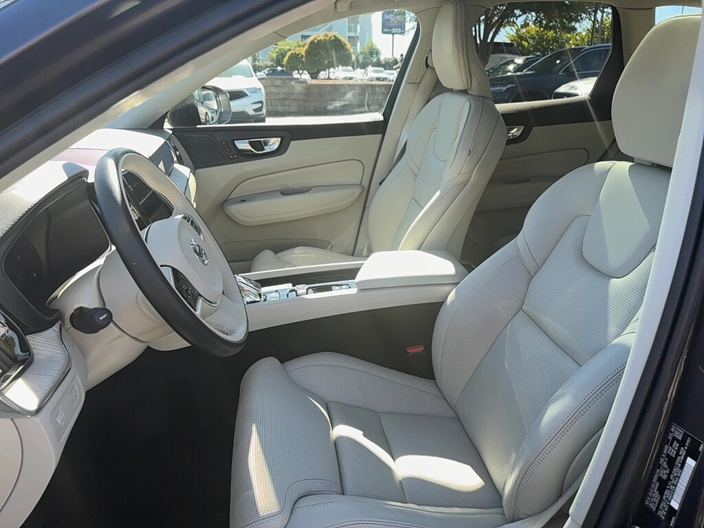 Certified 2022 Volvo XC60 B5 AWD Inscription SUV