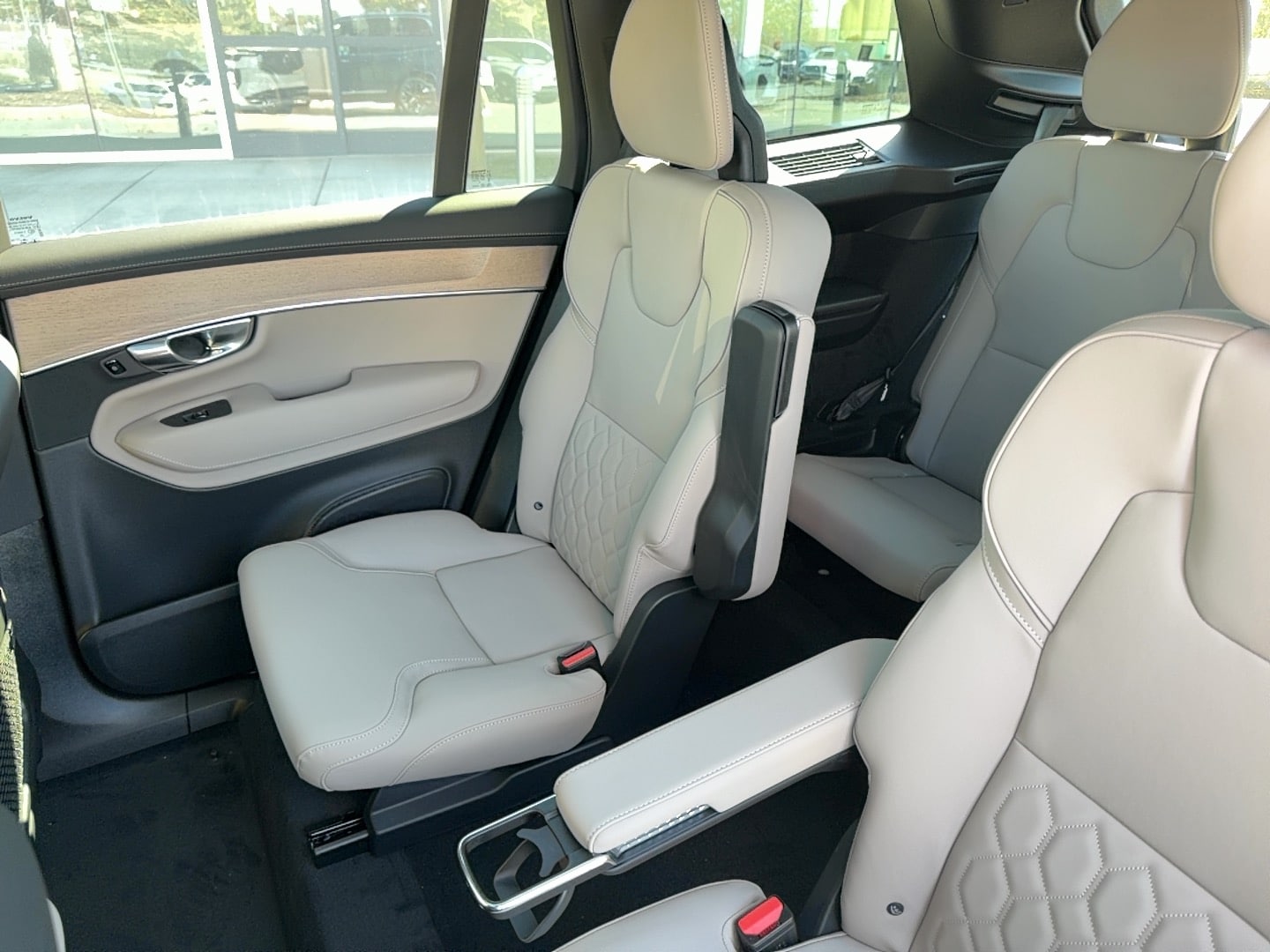 2026 Volvo XC90 Plus - Photo 20