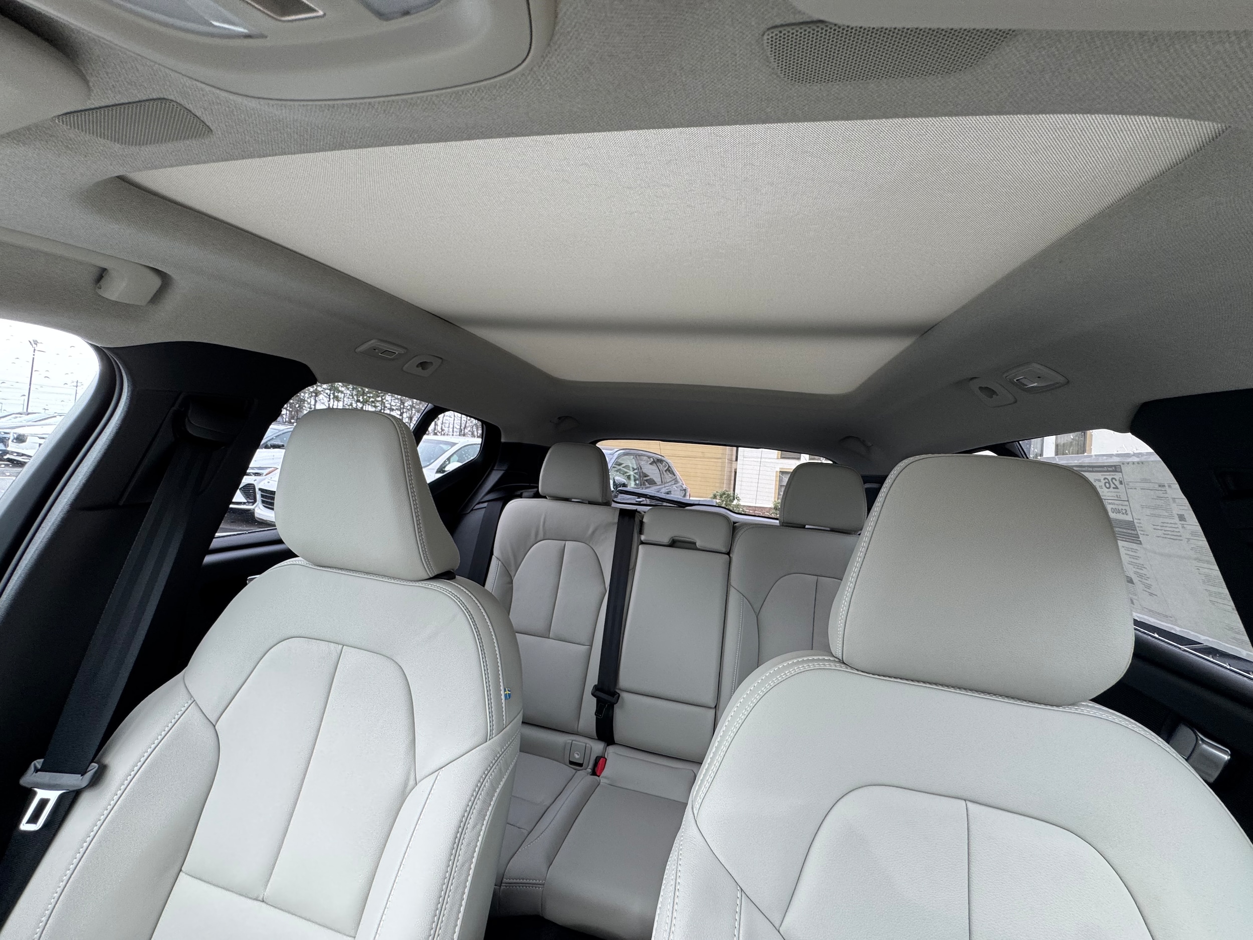 2026 Volvo XC40 Plus - Photo 7