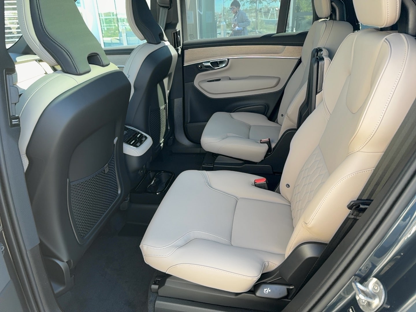 2026 Volvo XC90 Plus - Photo 16