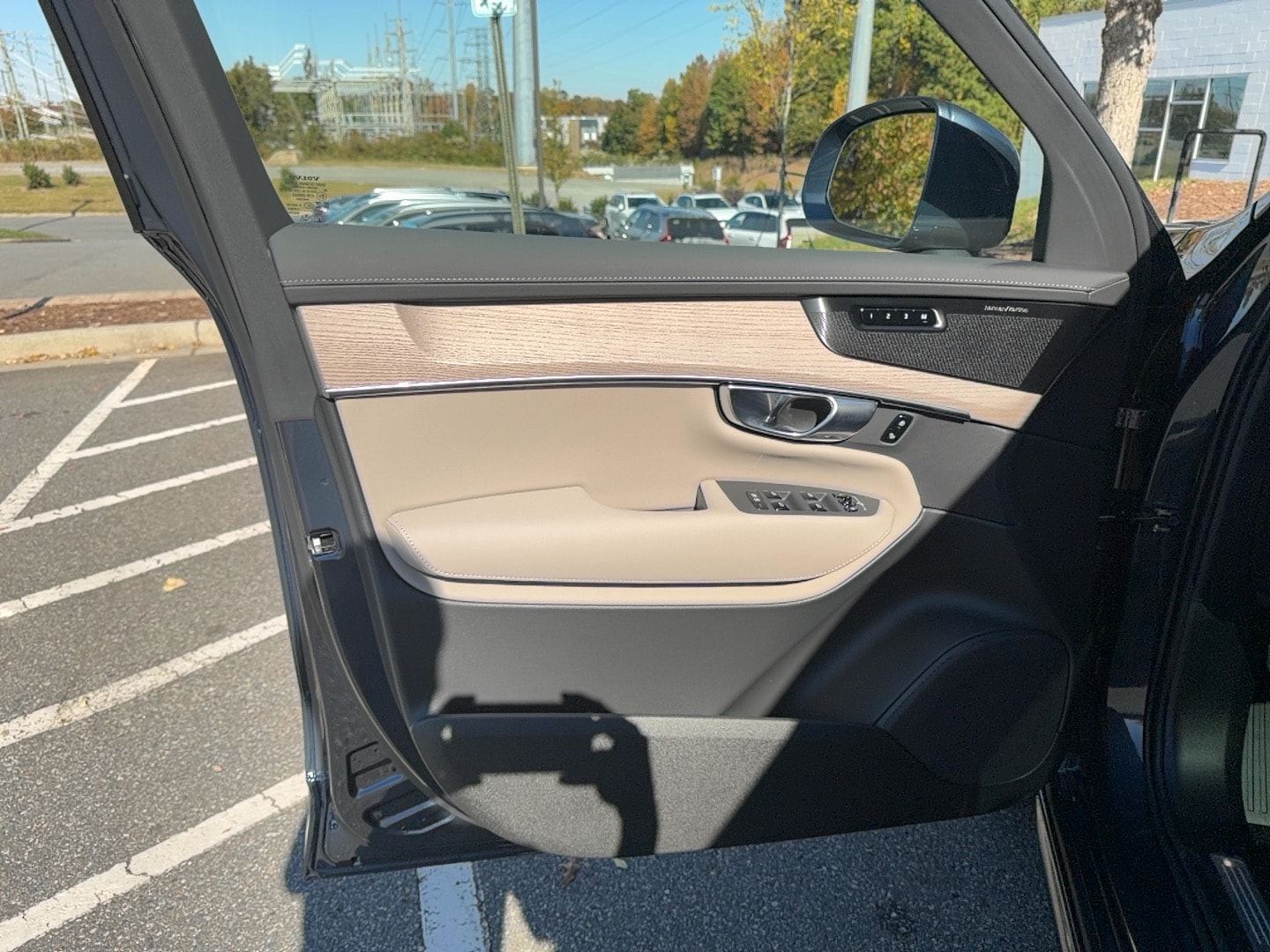 2026 Volvo XC90 Plus - Photo 12