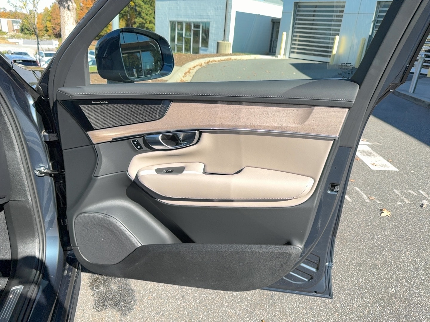 2026 Volvo XC90 Plus - Photo 27