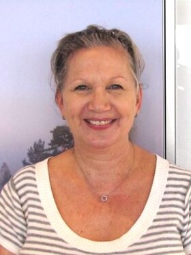 Staff member Paula Almeida from ID_38cebbd33295