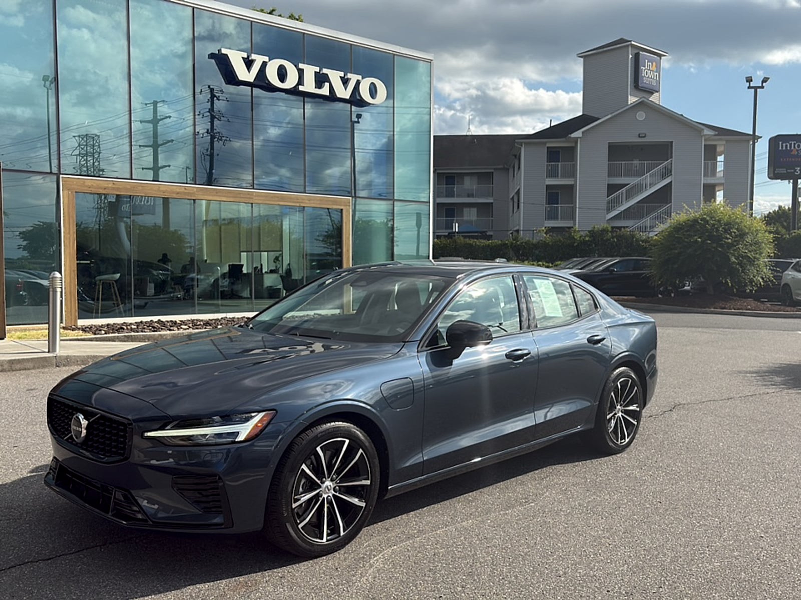 2025 Volvo S60