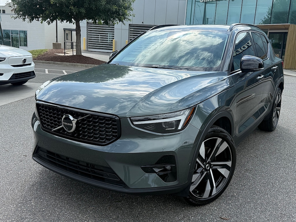 Certified 2026 Volvo XC40 B4 Plus SUV