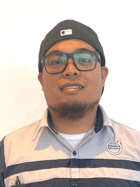 Staff member Kevin Vuth from ID_3b48ebb602a1
