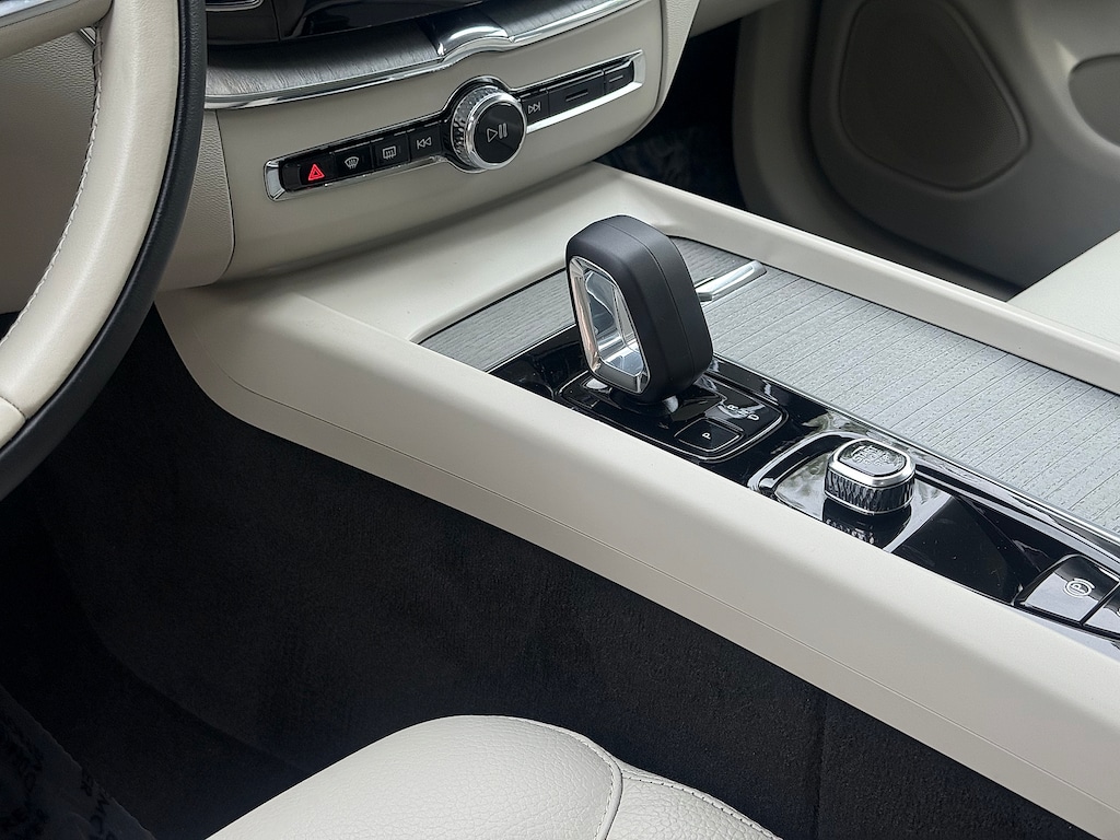 Certified 2025 Volvo XC60 B5 Plus SUV