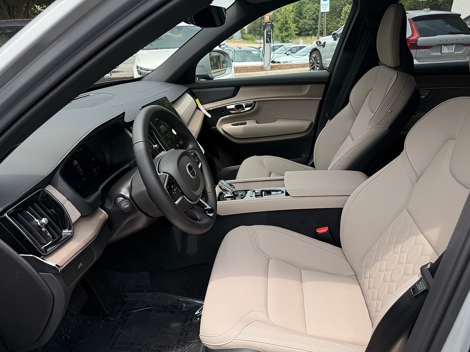 2026 Volvo XC90 Plus - Photo 11
