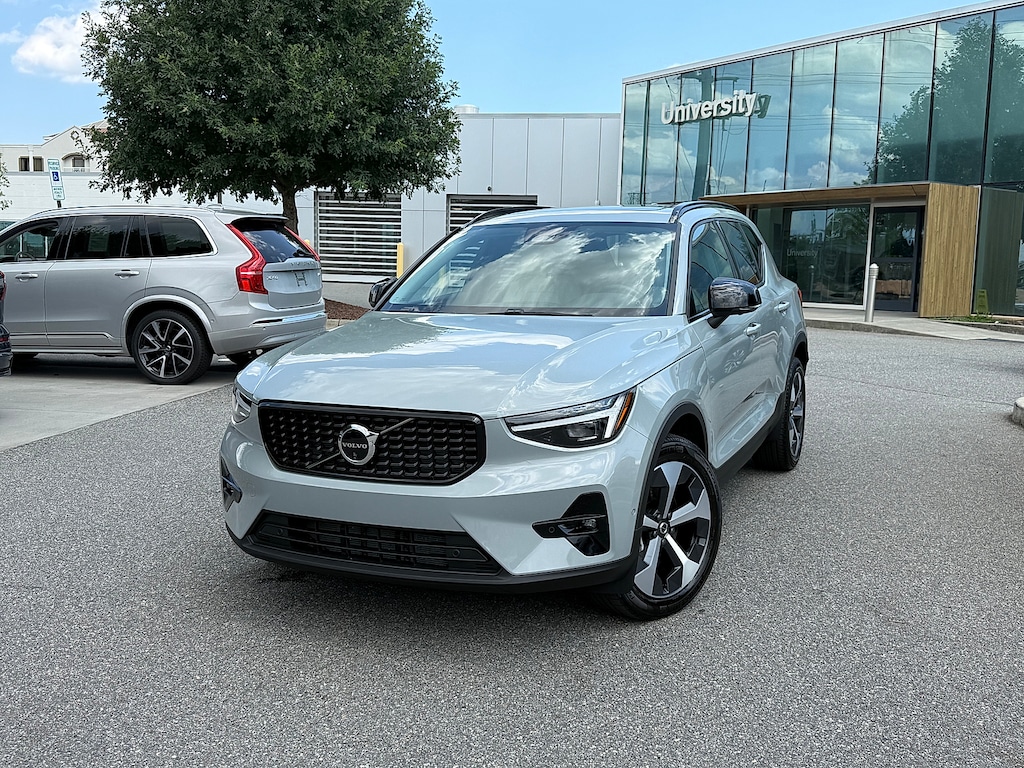 Certified 2026 Volvo XC40 B5 Plus SUV