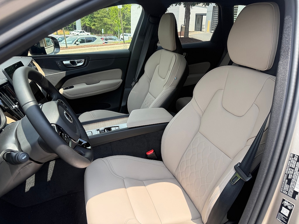 New 2026 Volvo XC60 B5 Plus SUV