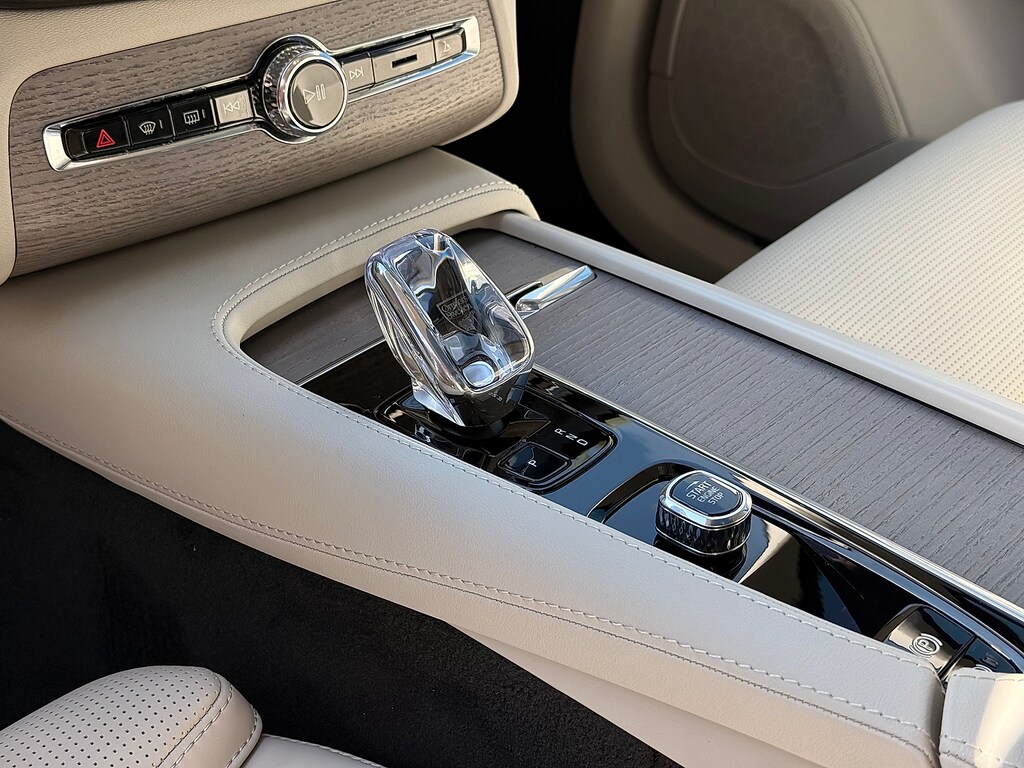Certified 2024 Volvo XC90 B6 Ultimate Bright 7-Seater SUV