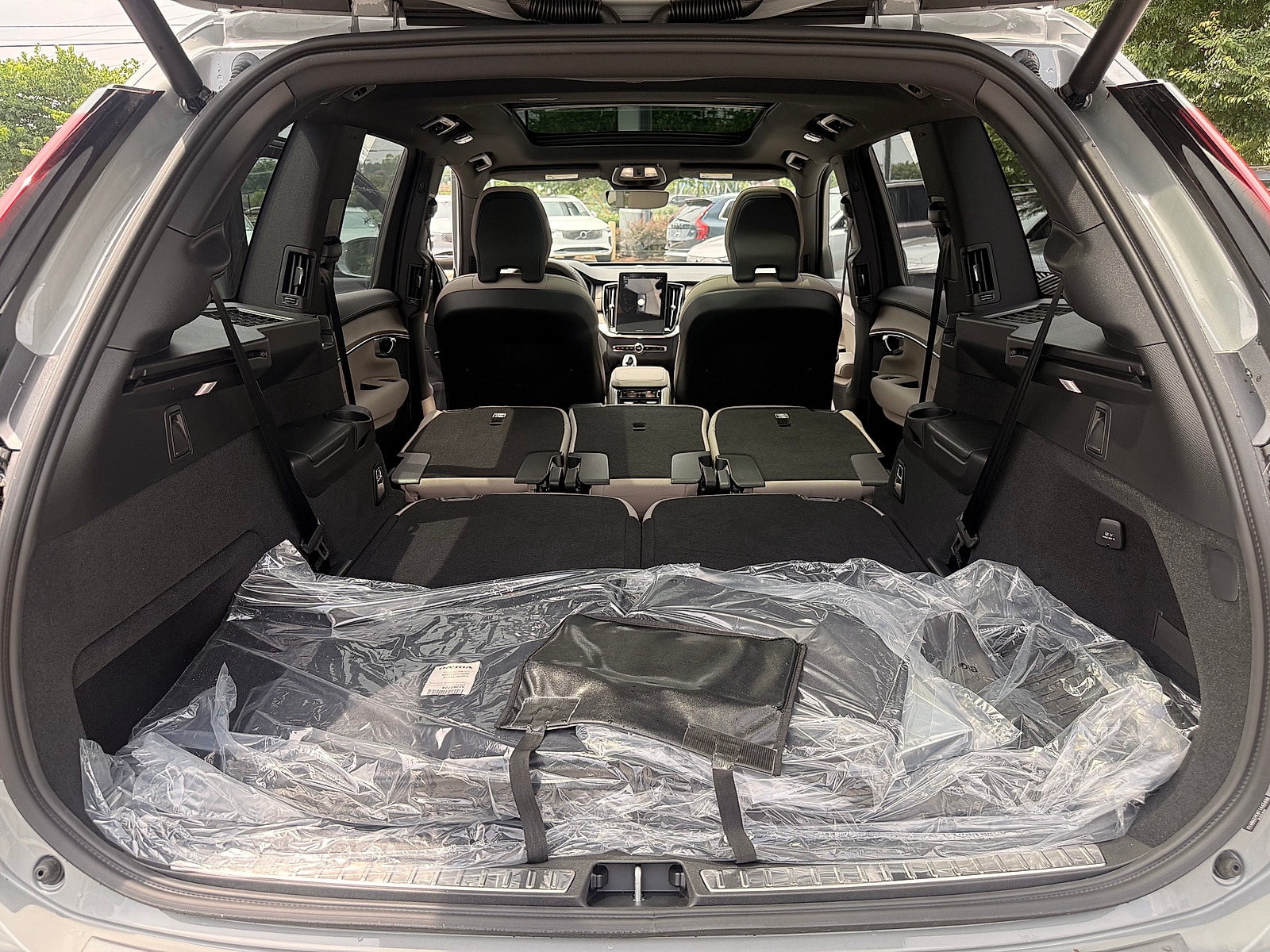 2026 Volvo XC90 Plus - Photo 27