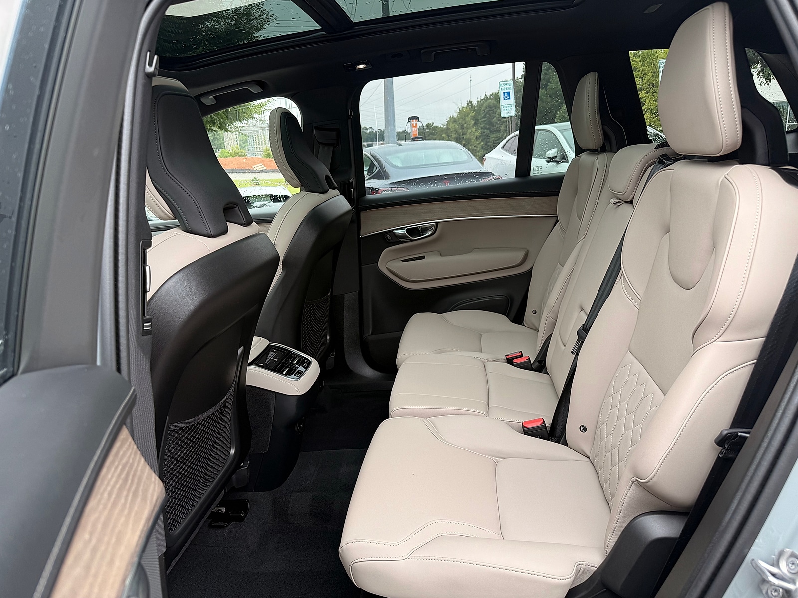 2026 Volvo XC90 Plus - Photo 23