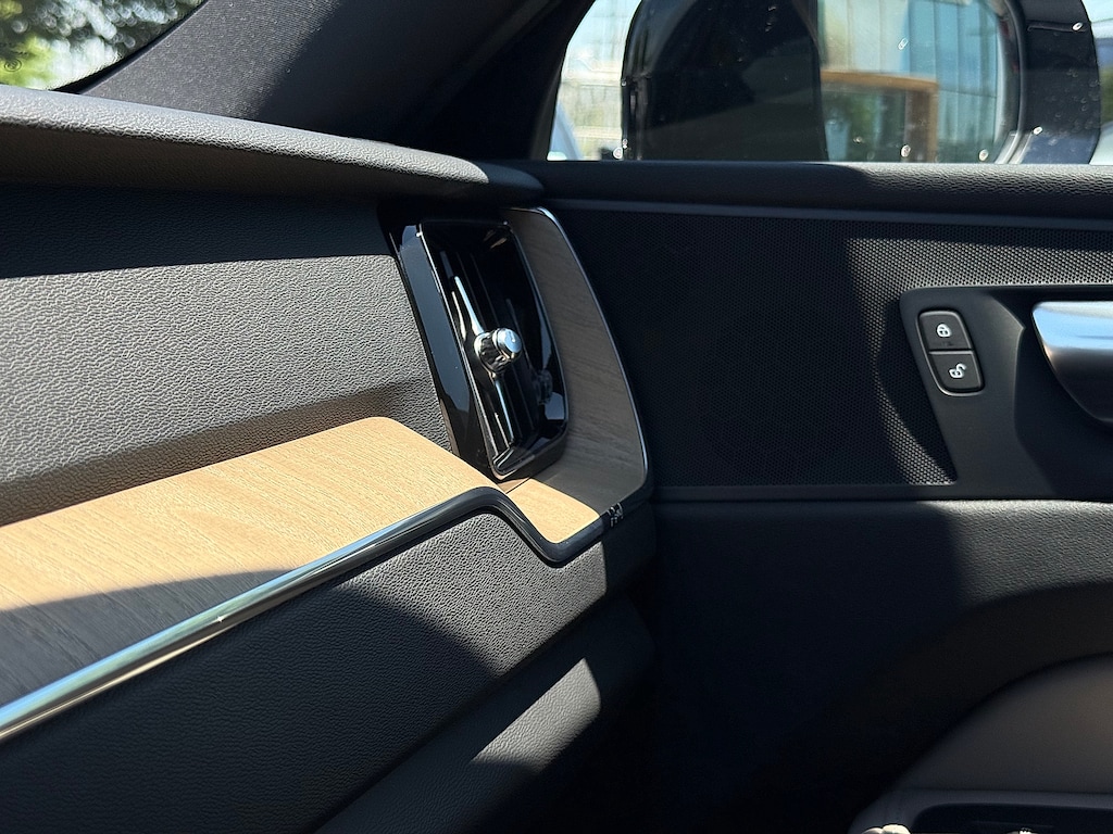 New 2026 Volvo XC60 B5 Plus SUV