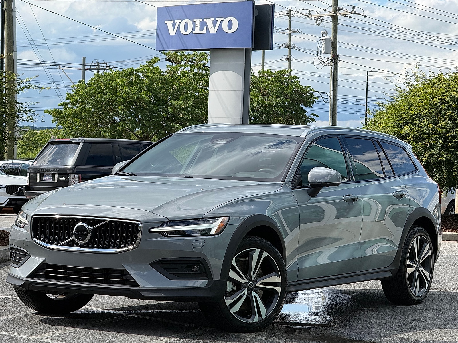 2025 Volvo V60 Cross Country B5 Plus AWD's photo