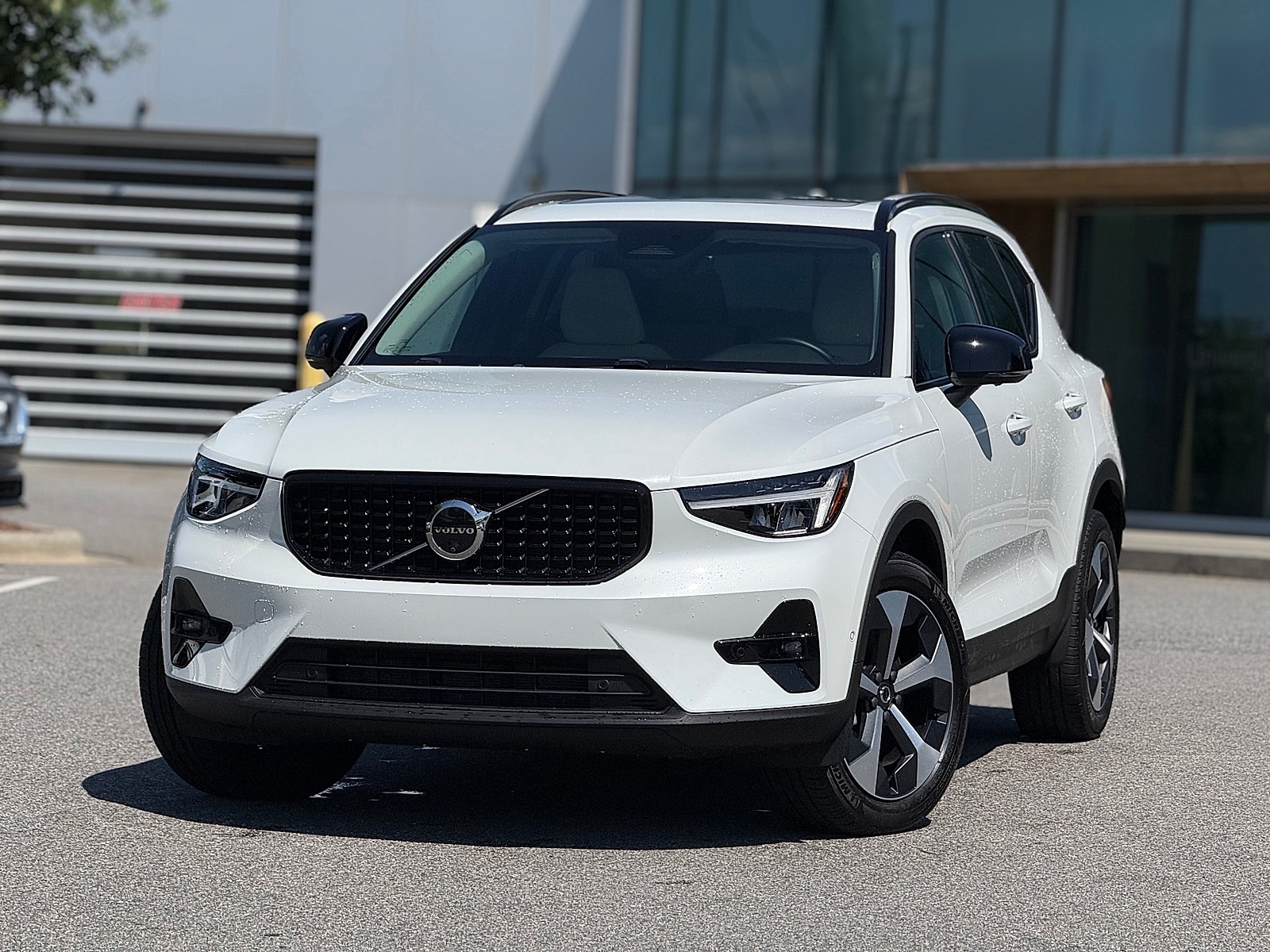 2025 Volvo XC40