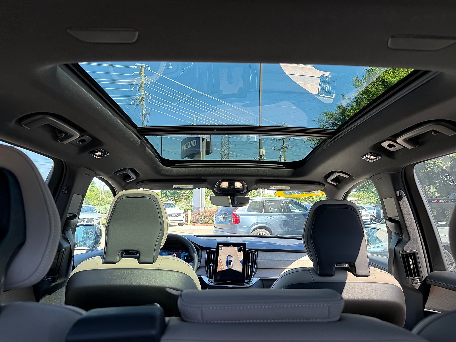 2026 Volvo XC90 Plus - Photo 28