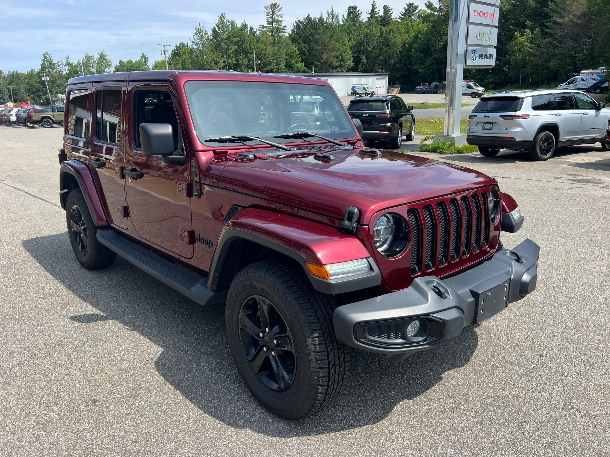 2022 Jeep Wrangler Unlimited Sahara Altitude photo 3