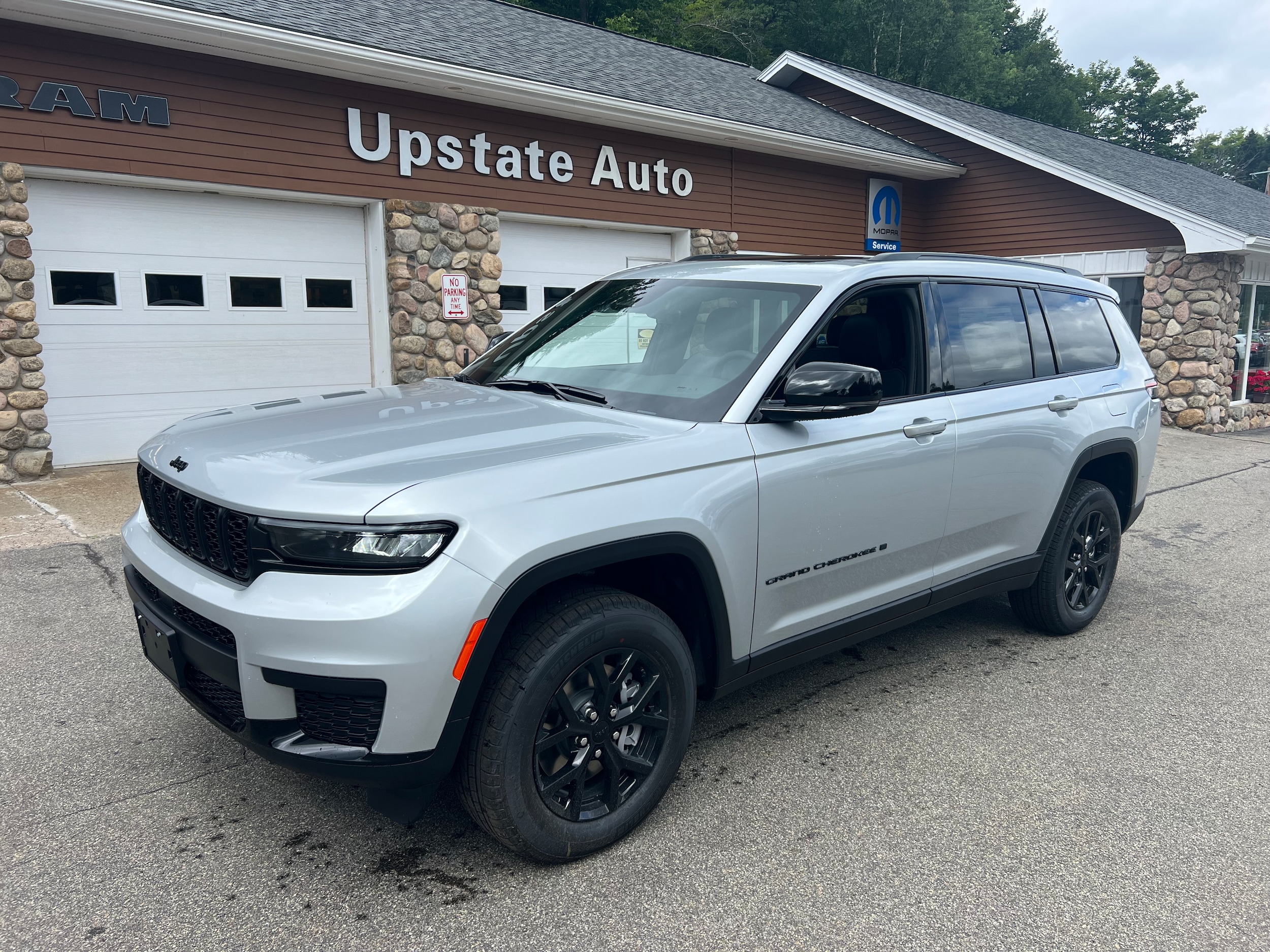 2025 Jeep Grand Cherokee Sport Utility 
