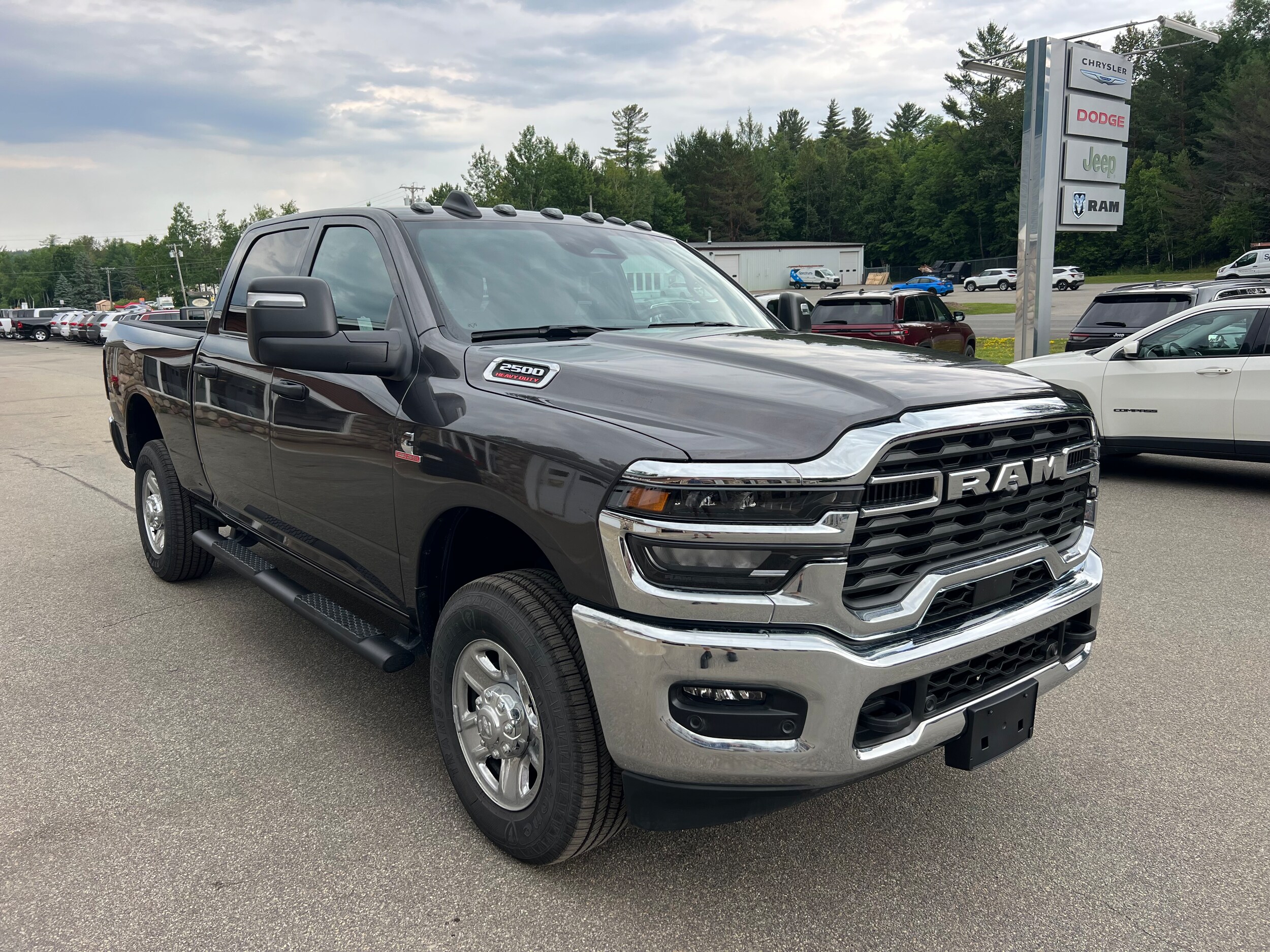 2025 Ram 2500 Tradesman photo 2