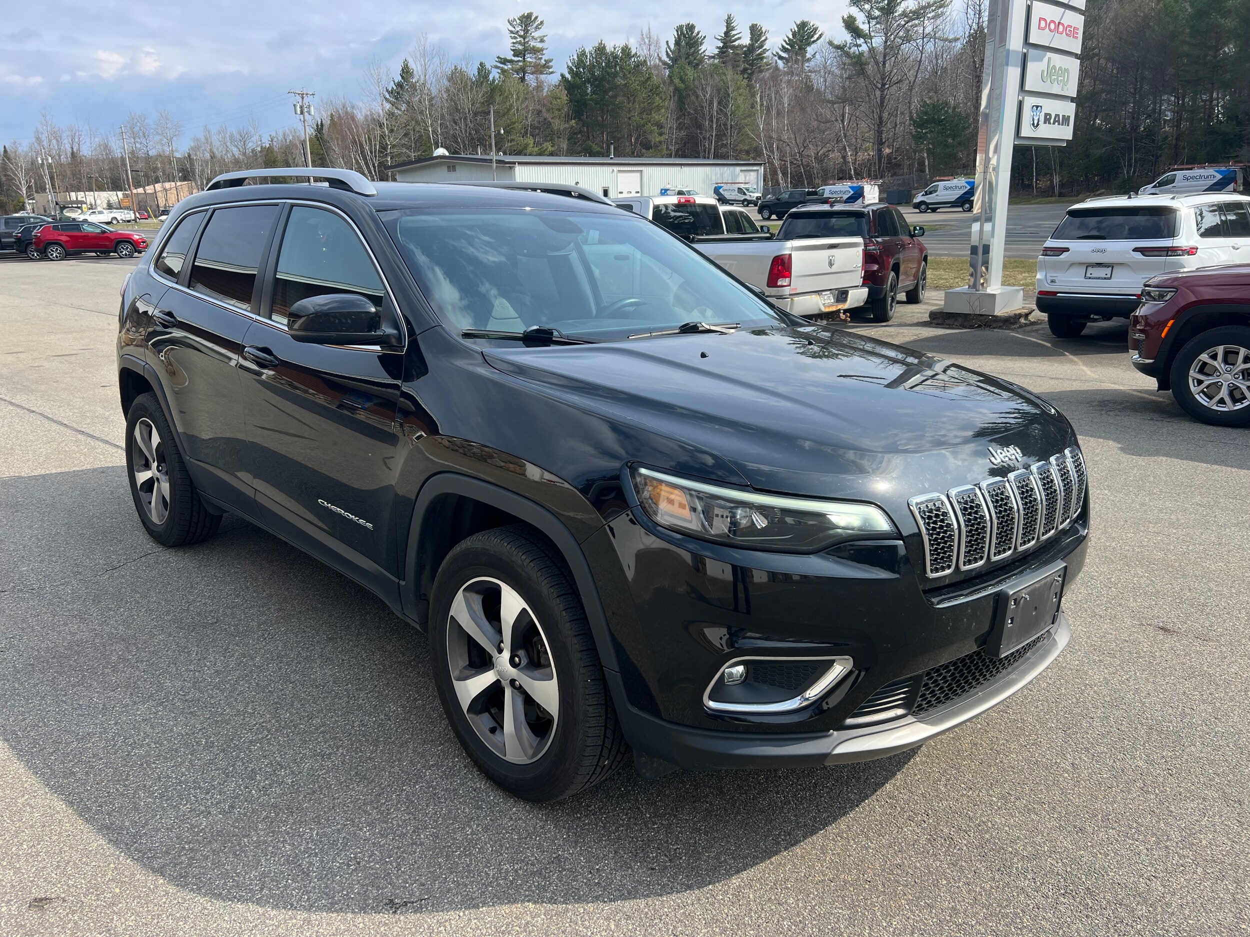 2020 Jeep Cherokee Limited photo 3