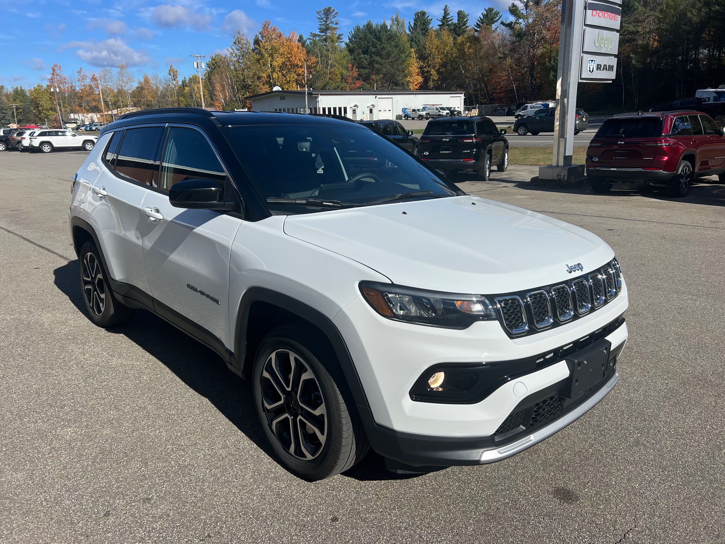 2024 Jeep Compass Limited photo 3