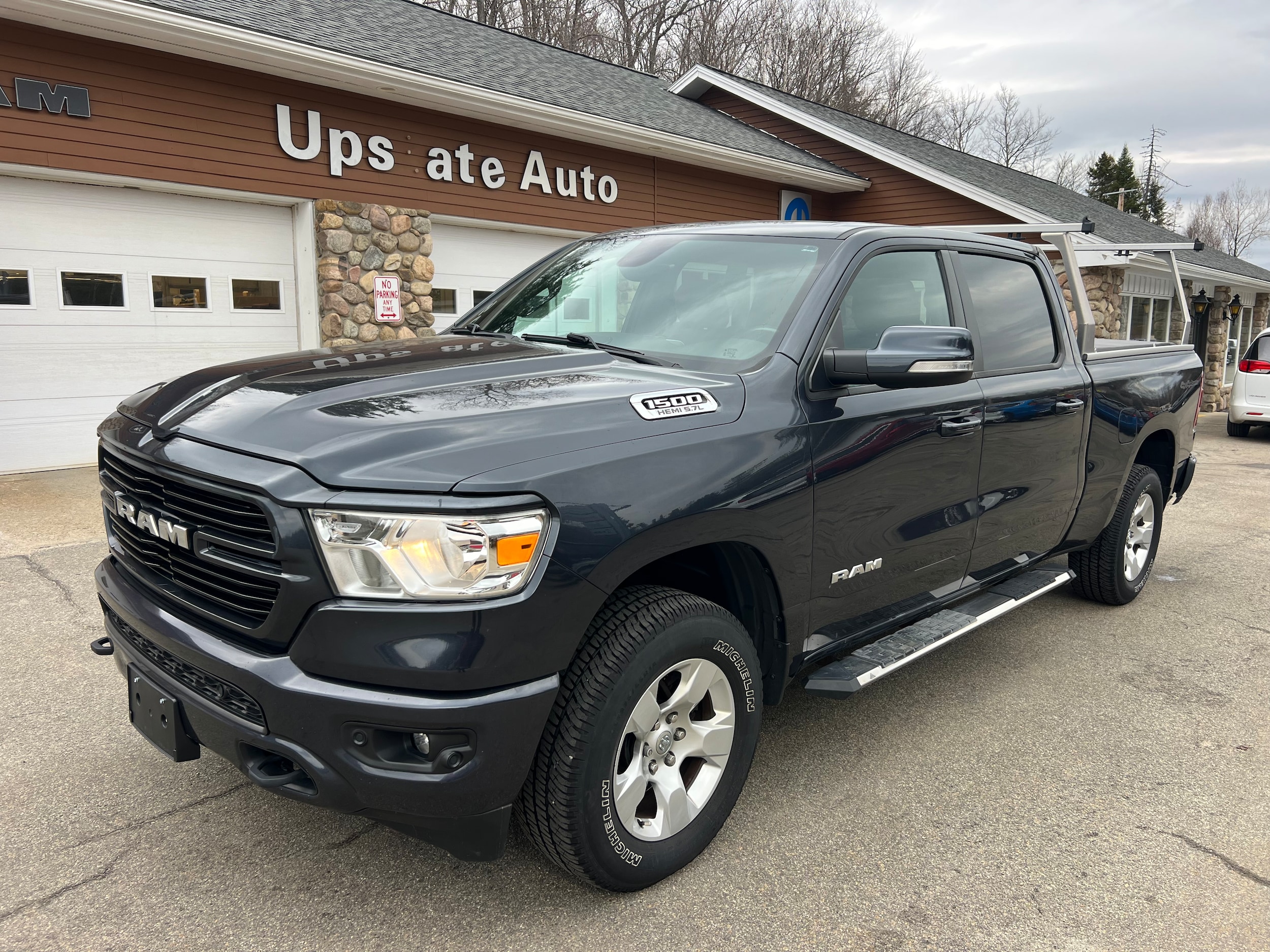 2020 RAM 1500 Big Horn/Lone Star 4x4 Crew Cab 6'4's photo