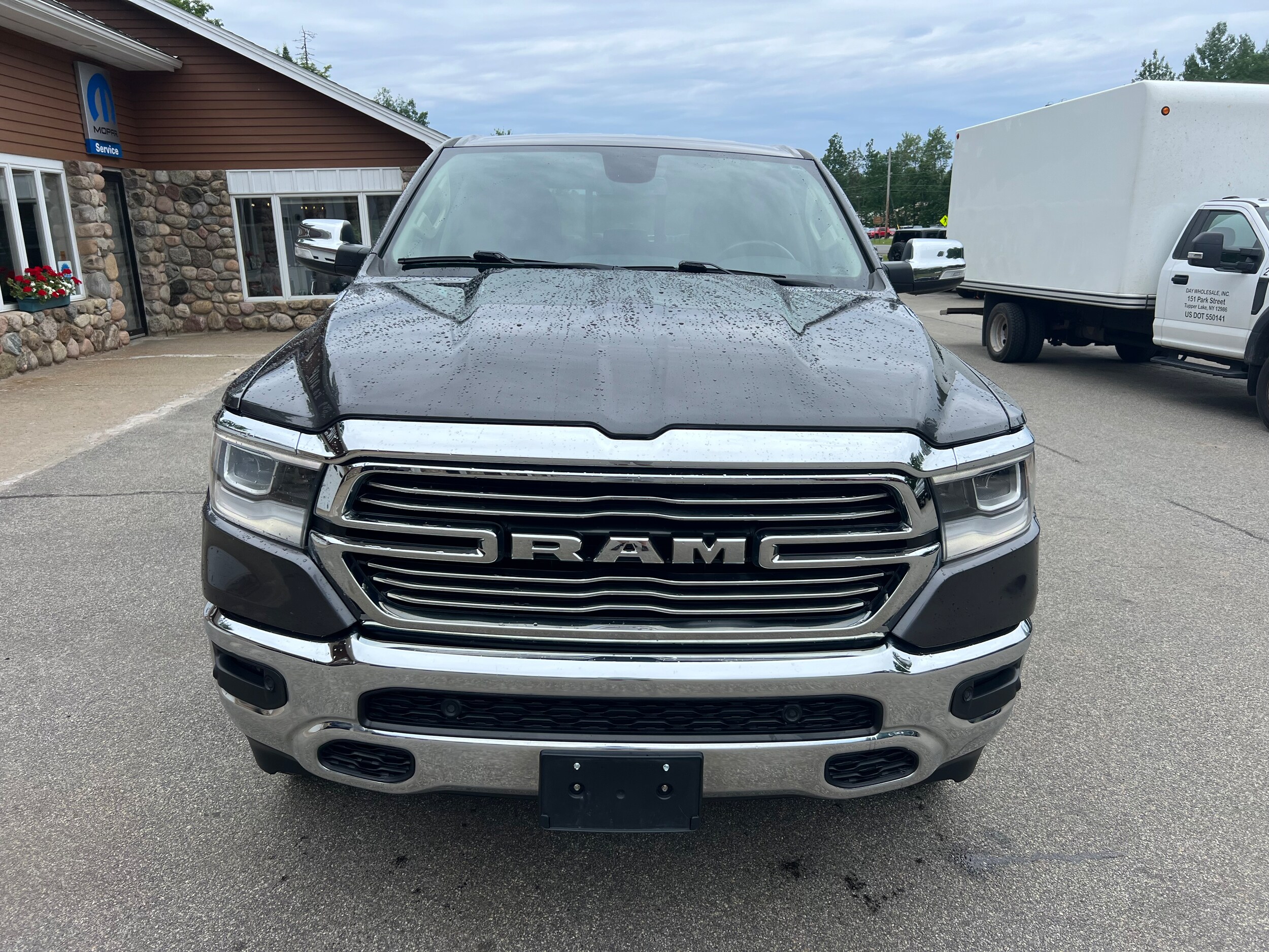 2019 Ram 1500 Laramie photo 2