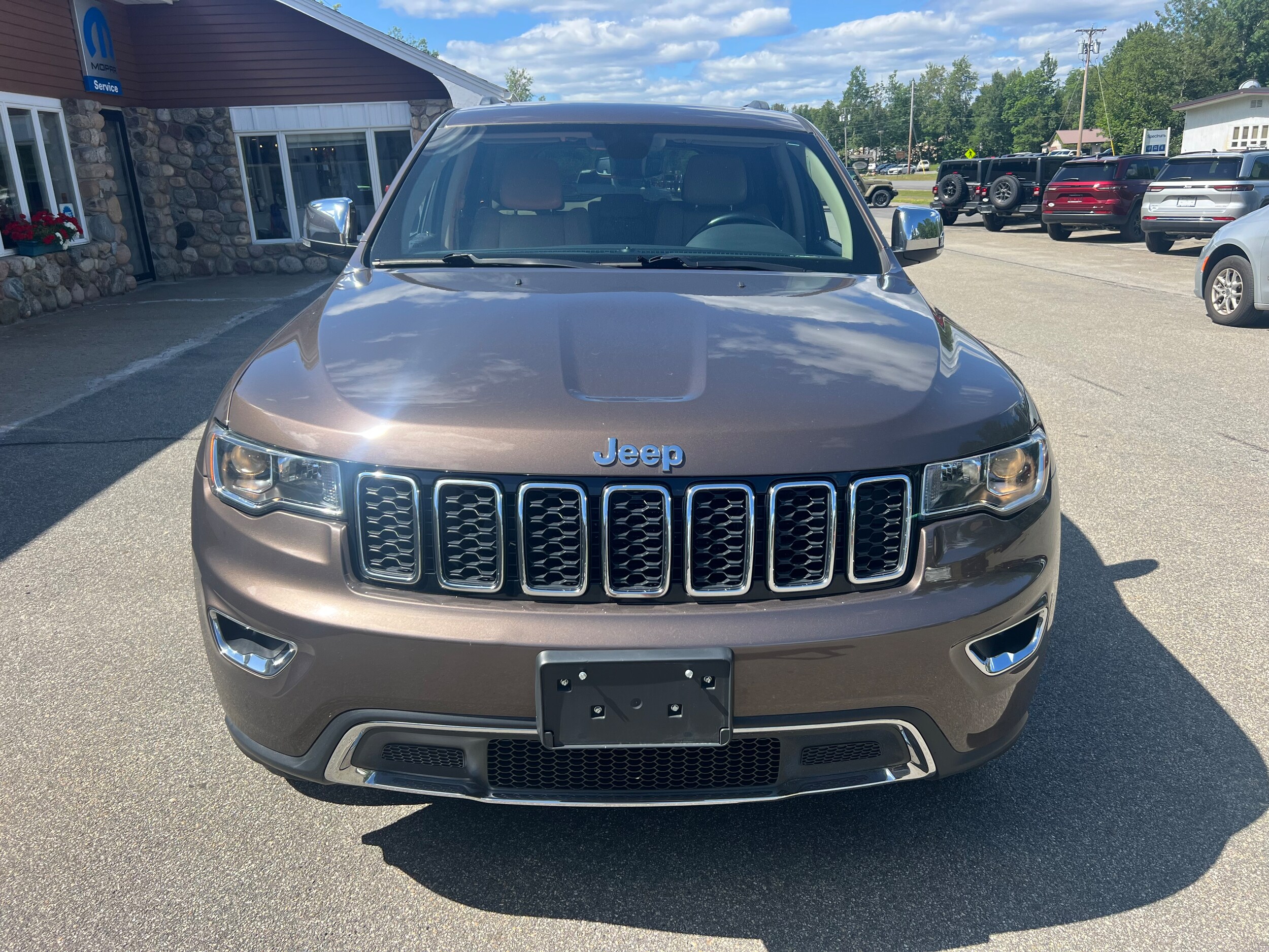 2020 Jeep Grand Cherokee Limited photo 2